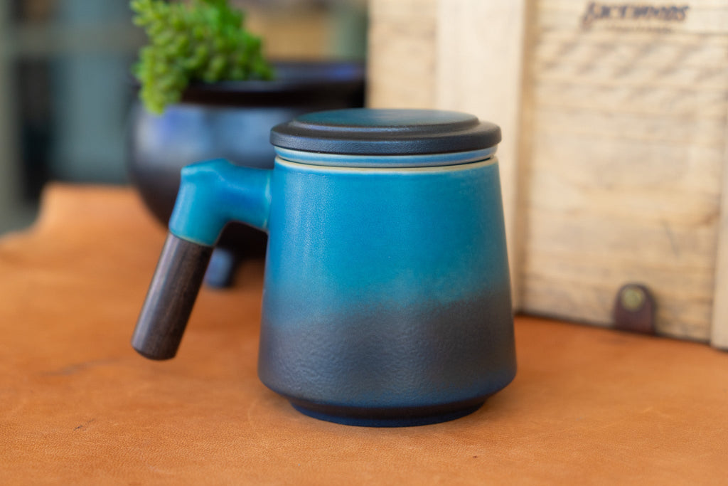 Blue Gradient Ceramic Tea Mug with Built-In Steeper